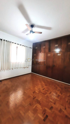 Imagem Casa com 3 Quartos à Venda, 242 m² em Centro - Botucatu