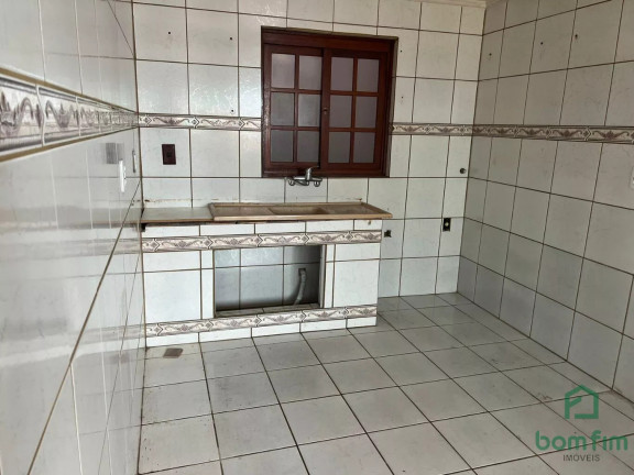 Imagem Casa com 4 Quartos à Venda, 150 m² em Jardim Do Salso - Porto Alegre