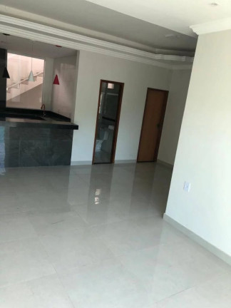 Casa com 3 Quartos à Venda, 330 m²