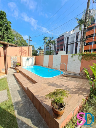Imagem Casa com 8 Quartos à Venda, 246 m² em Acaraú - Ubatuba Imagem Casa com 8 Quartos à Venda, 246 m² em Acaraú - Ubatuba