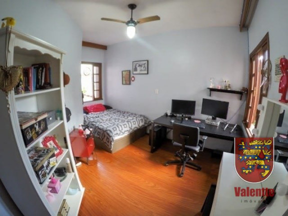 Imagem Casa com 8 Quartos à Venda,  em Capoeiras - Florianópolis