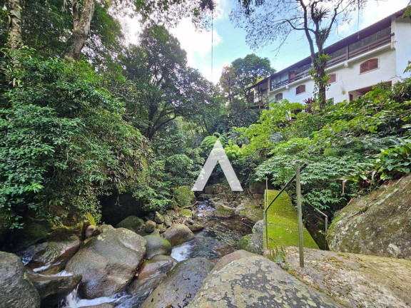 Casa com 8 Quartos à Venda, 1.000 m² em Garrafão - Guapimirim