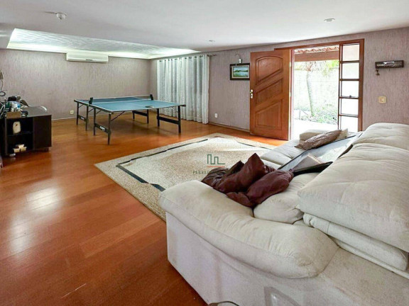Casa com 3 Quartos à Venda, 302 m² em Piratininga - Niterói