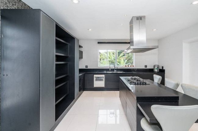 Imagem Casa com 4 Quartos à Venda, 751 m² em Jardim Social - Curitiba