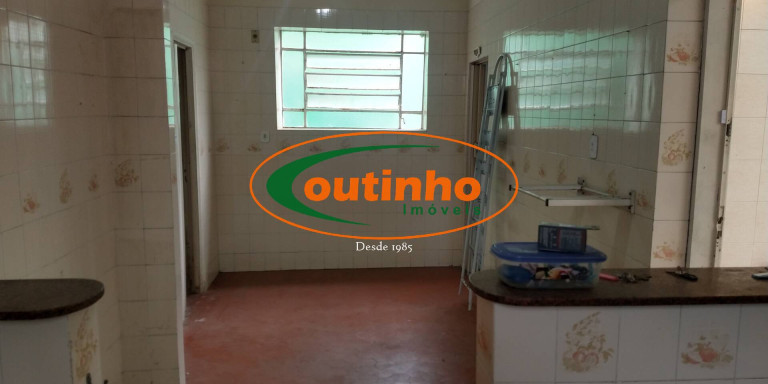 Imagem Casa com 7 Quartos à Venda, 234 m² em Tijuca - Rio De Janeiro Imagem Casa com 7 Quartos à Venda, 234 m² em Tijuca - Rio De Janeiro