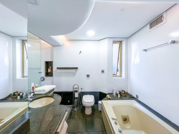 Imagem Apartamento com 3 Quartos à Venda, 240 m² em Moinhos De Vento - Porto Alegre Imagem Apartamento com 3 Quartos à Venda, 240 m² em Moinhos De Vento - Porto Alegre