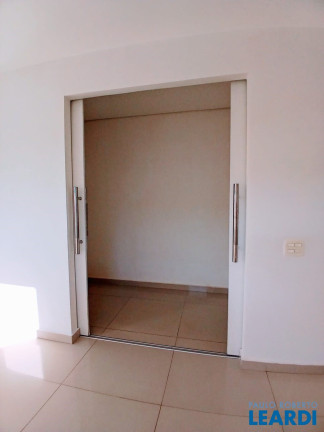 Imagem Sobrado com 3 Quartos à Venda, 250 m² em Vila Scarpelli - Santo André Imagem Sobrado com 3 Quartos à Venda, 250 m² em Vila Scarpelli - Santo André