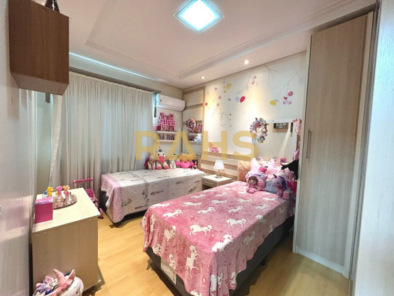 Imagem Casa com 4 Quartos à Venda, 279 m² em Floresta - Joinville Imagem Casa com 4 Quartos à Venda, 279 m² em Floresta - Joinville