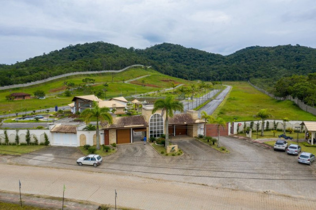 Imagem Imóvel à Venda, 400 m² em Rio Do Meio - Camboriú Imagem Imóvel à Venda, 400 m² em Rio Do Meio - Camboriú