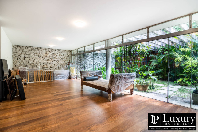 Casa à Venda,  em Jardim América - São Paulo