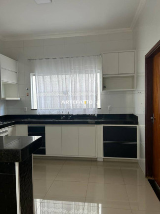 Imagem Casa com 3 Quartos à Venda, 159 m²