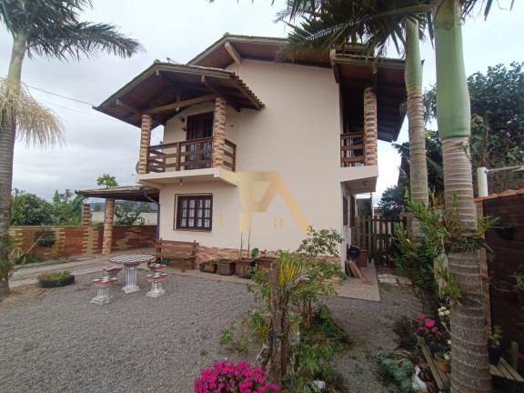 Imóvel com 3 Quartos à Venda, 206 m² em Araçatuba - Imbituba