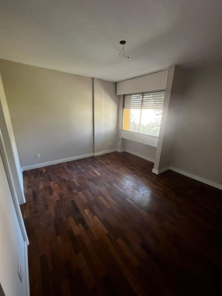 Imagem Apartamento com 3 Quartos à Venda, 120 m² em Petrópolis - Porto Alegre Imagem Apartamento com 3 Quartos à Venda, 120 m² em Petrópolis - Porto Alegre