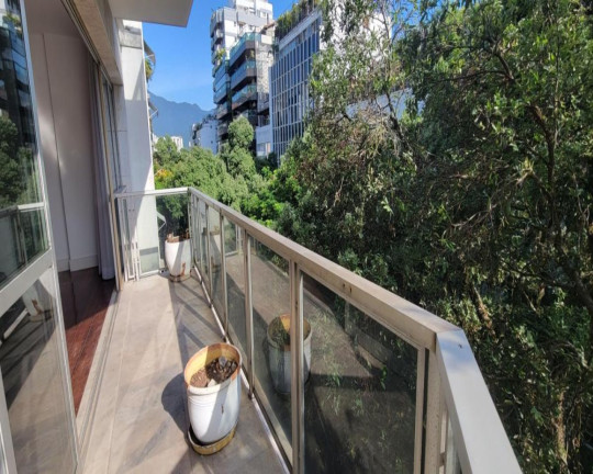 Imagem Imóvel com 3 Quartos à Venda, 150 m² em Ipanema - Rio De Janeiro Imagem Imóvel com 3 Quartos à Venda, 150 m² em Ipanema - Rio De Janeiro