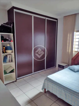 Imagem Sobrado com 8 Quartos à Venda, 330 m² em Setor Bueno - Goiânia Imagem Sobrado com 8 Quartos à Venda, 330 m² em Setor Bueno - Goiânia