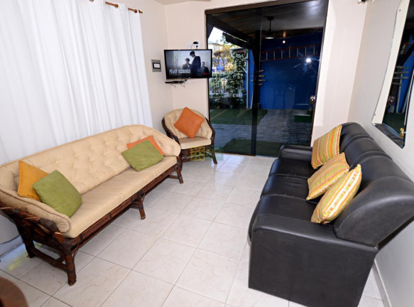 Imagem Casa com 4 Quartos para Alugar ou Temporada, 100 m² em Bombas - Bombinhas Imagem Casa com 4 Quartos para Alugar ou Temporada, 100 m² em Bombas - Bombinhas