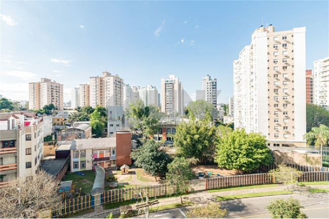Imagem Apartamento com 3 Quartos à Venda, 81 m² em Passo Da Areia - Porto Alegre Imagem Apartamento com 3 Quartos à Venda, 81 m² em Passo Da Areia - Porto Alegre