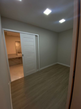 Imagem Casa com 6 Quartos à Venda, 450 m² em Vila De Abrantes (abrantes) - Camaçari Imagem Casa com 6 Quartos à Venda, 450 m² em Vila De Abrantes (abrantes) - Camaçari