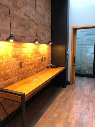 Imagem Casa com 4 Quartos à Venda, 304 m² em Centro - Cascavel