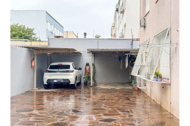 Imagem Apartamento com 2 Quartos à Venda, 61 m² em São Sebastião - Porto Alegre