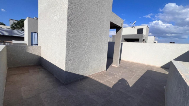 Imagem Casa com 3 Quartos à Venda, 169 m² em Uberaba - Curitiba