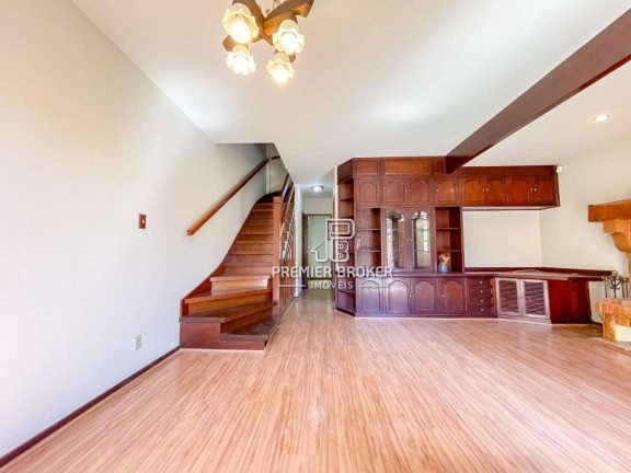 Imagem Casa com 4 Quartos à Venda, 114 m² em Alto - Teresópolis