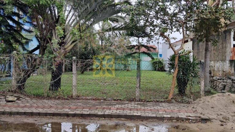 Terreno à Venda, 252 m² em Balneário Perequê - Porto Belo