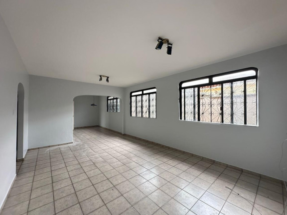 Imagem Casa com 3 Quartos à Venda, 373 m² em Setor Central - Goiânia