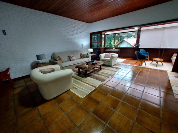 Imagem Casa com 4 Quartos à Venda, 574 m² em Granja Guarani - Teresópolis