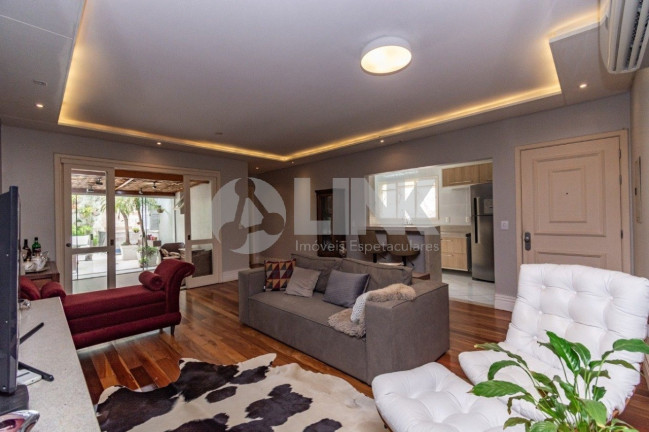 Imagem Apartamento com 2 Quartos à Venda, 165 m² em Chácara Das Pedras - Porto Alegre Imagem Apartamento com 2 Quartos à Venda, 165 m² em Chácara Das Pedras - Porto Alegre