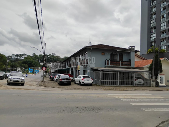 Imagem Casa com 5 Quartos à Venda, 585 m² em Anita Garibaldi - Joinville Imagem Casa com 5 Quartos à Venda, 585 m² em Anita Garibaldi - Joinville