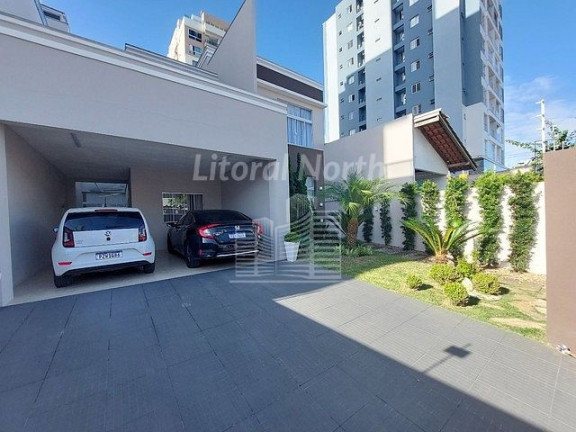 Imagem Sobrado com 3 Quartos à Venda, 250 m² em São Judas - Itajaí Imagem Sobrado com 3 Quartos à Venda, 250 m² em São Judas - Itajaí