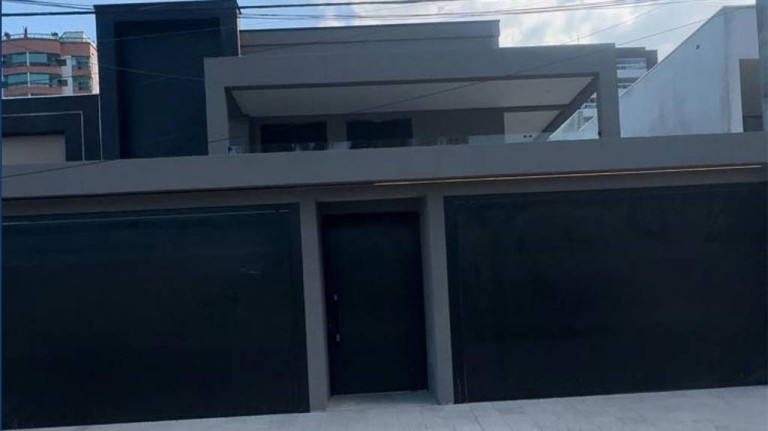 Casa com 3 Quartos à Venda, 425 m² em Forte - Praia Grande
