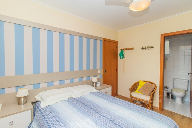 Imagem Imóvel com 3 Quartos à Venda,  em Petrópolis - Porto Alegre