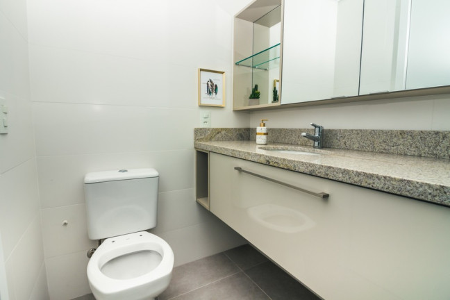 Imagem Apartamento com 2 Quartos à Venda, 65 m² em Santana - Porto Alegre