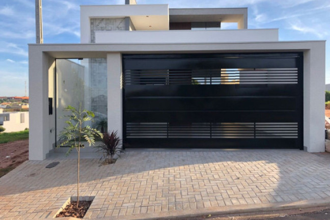 Casa à Venda, 180 m² em Jardim Interlagos - Umuarama