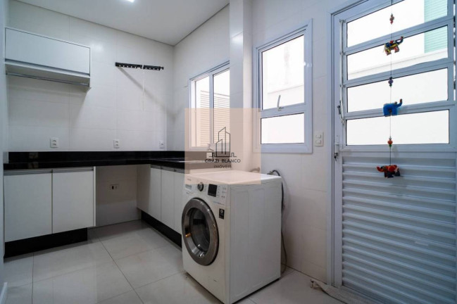 Imagem Casa de Condomínio com 3 Quartos à Venda, 280 m²