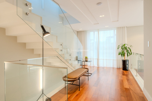 Imagem Casa com 3 Quartos à Venda, 369 m² em Santo Inácio - Curitiba Imagem Casa com 3 Quartos à Venda, 369 m² em Santo Inácio - Curitiba