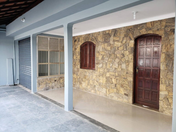 Casa com 4 Quartos à Venda,  em Centro - Campos Dos Goytacazes