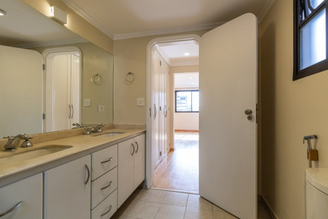 Imagem Apartamento com 3 Quartos à Venda, 209 m² em Itaim Bibi - São Paulo
