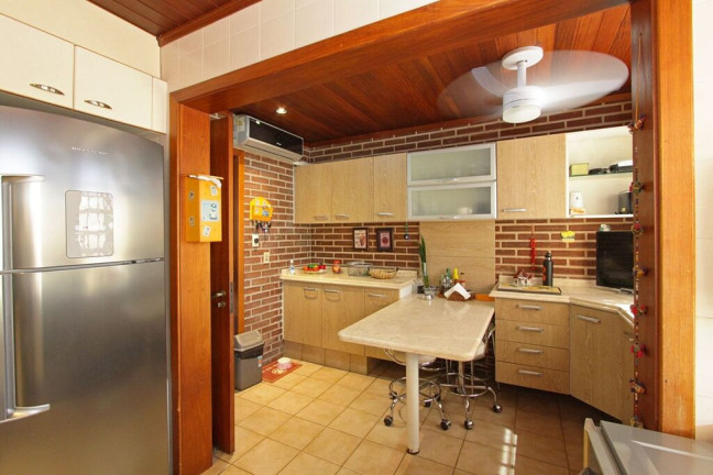 Imagem Casa com 3 Quartos à Venda, 355 m² em Santo Antônio - Porto Alegre