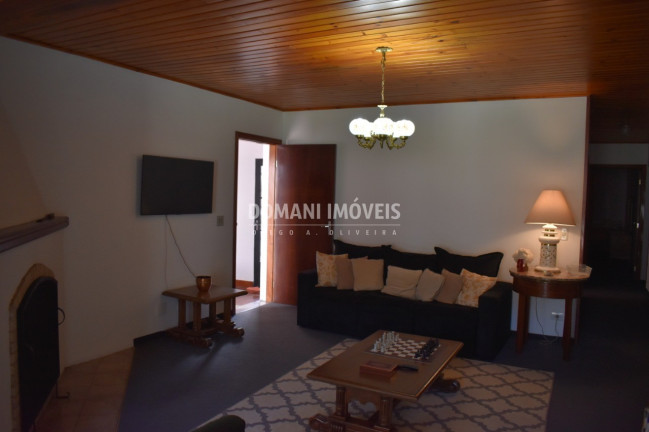 Imagem Casa com 4 Quartos à Venda, 183 m² em Região Da Abernéssia - Campos Do Jordão