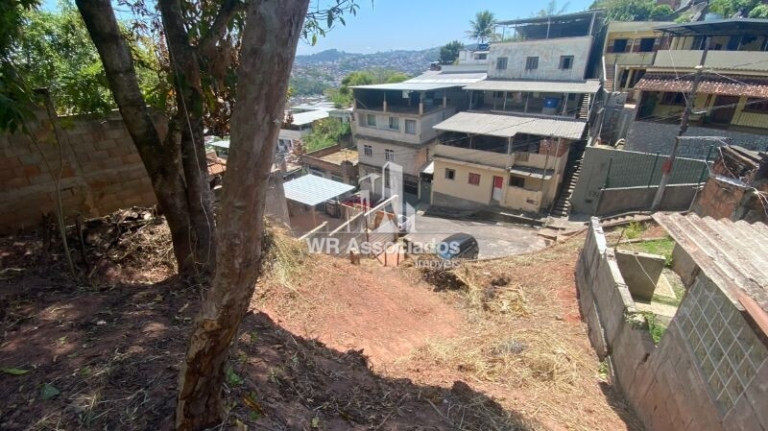 Terreno à Venda, 300 m²