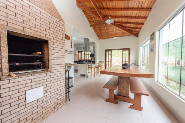 Imagem Casa com 4 Quartos à Venda, 234 m² em Santa Felicidade - Curitiba