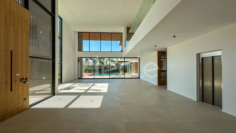 Imagem Casa de Condomínio com 5 Quartos à Venda, em Barra Da Tijuca - Rio De Janeiro Imagem Casa de Condomínio com 5 Quartos à Venda, em Barra Da Tijuca - Rio De Janeiro