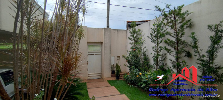Imagem Casa com 3 Quartos à Venda, 250 m² em Jardim São Conrado - Birigui