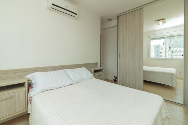 Imagem Apartamento com 2 Quartos à Venda, 69 m² em Passo Da Areia - Porto Alegre Imagem Apartamento com 2 Quartos à Venda, 69 m² em Passo Da Areia - Porto Alegre