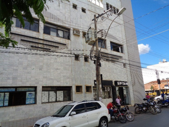 Sala Comercial para Alugar, 111 m² em Centro - Montes Claros