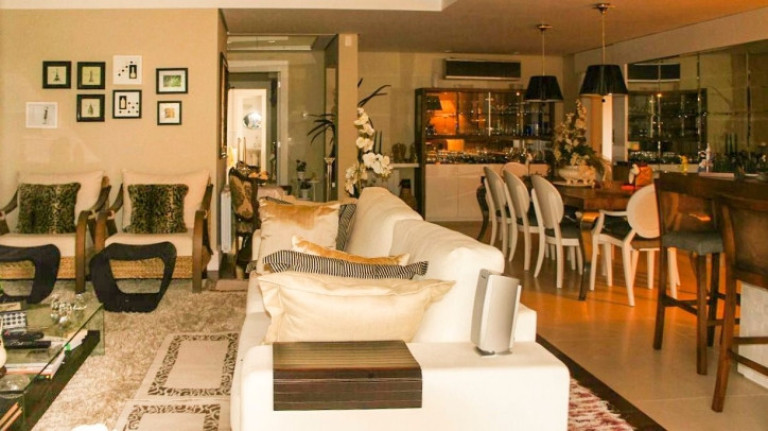 Imagem Apartamento com 3 Quartos à Venda, 188 m² em Centro - Gramado