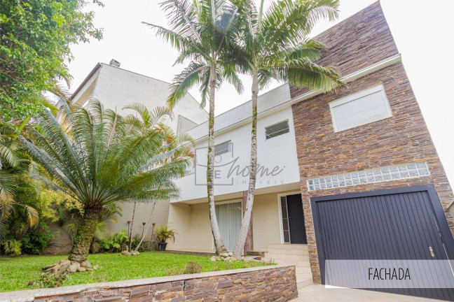 Casa com 3 Quartos à Venda, 258 m² em Boa Vista - Curitiba